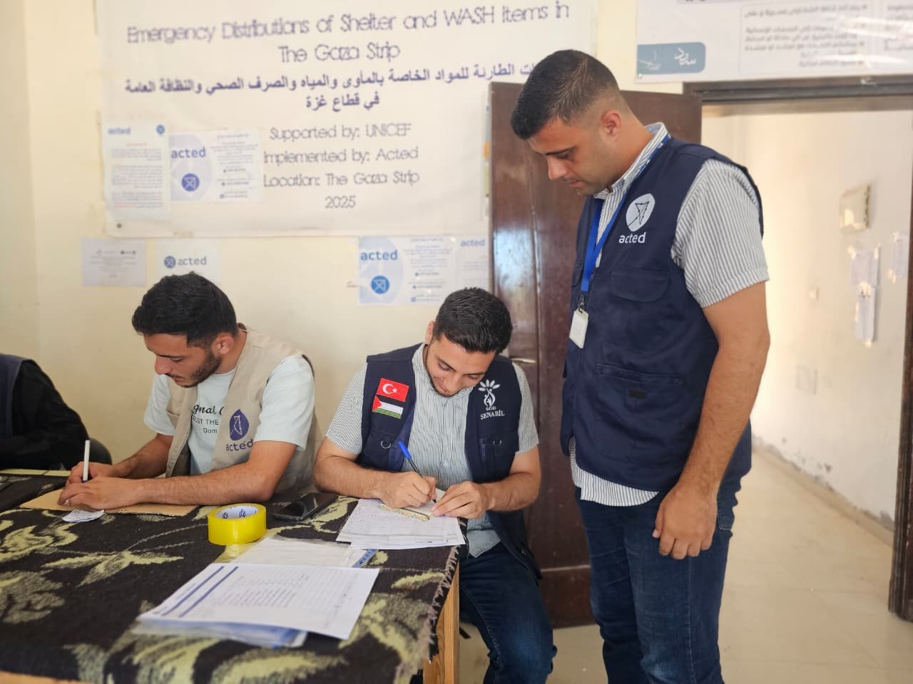 In Partnership with ACTED, Senabil Association for Youth and Development Distributes Tents to Families in Marginalized Areas of Deir al-Balah and Al-Bureij