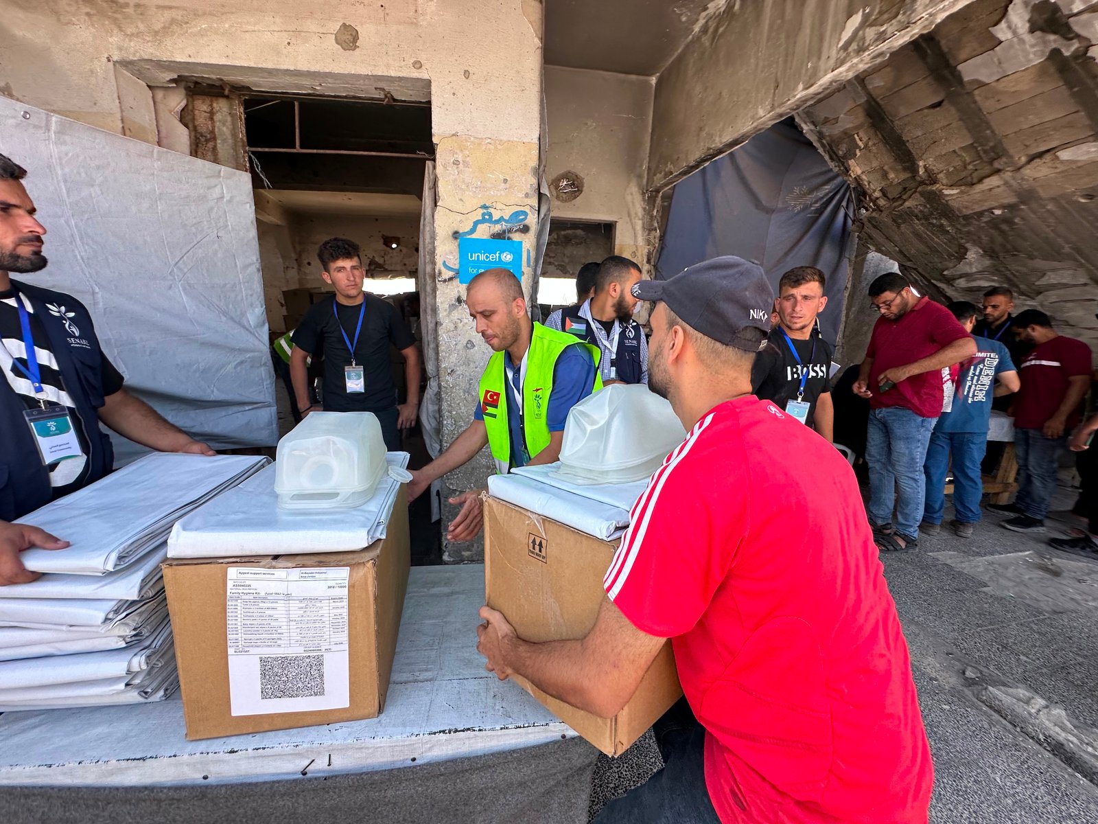 UNICEF and Senabil Delegation Visits Marginalized Areas in Eastern Gaza to Oversee Shelter Assistance Distribution