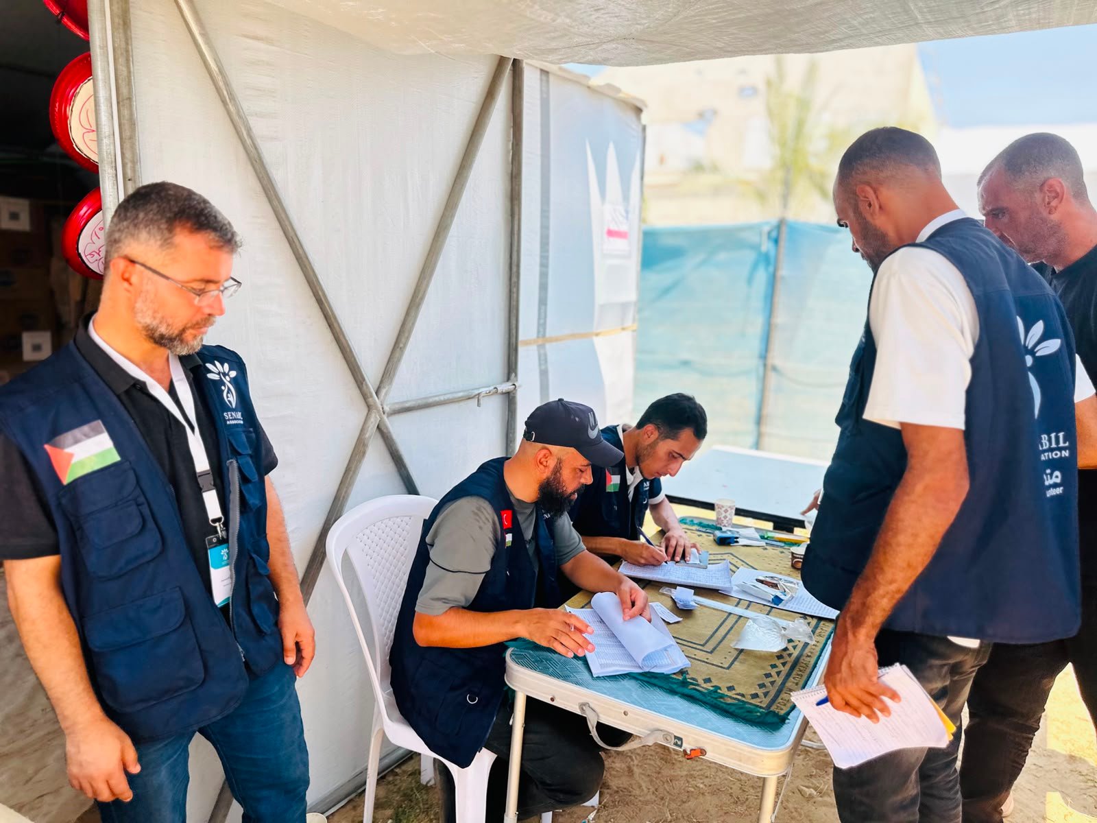 Funded by UNICEF, Senabil Association for Youth and Development Continues Implementing the Shelter Assistance Distribution Project in Khan Younis