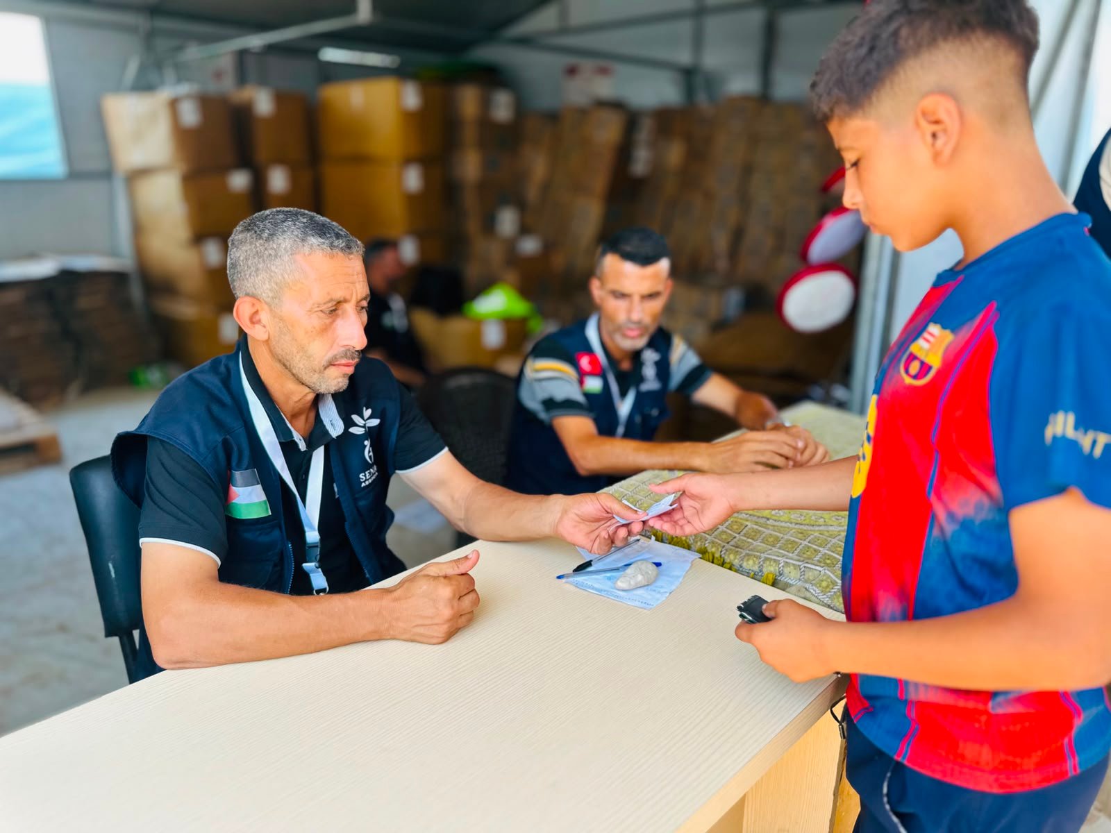 Funded by UNICEF, Senabil Association for Youth and Development Continues Implementing the Shelter Assistance Distribution Project in Khan Younis