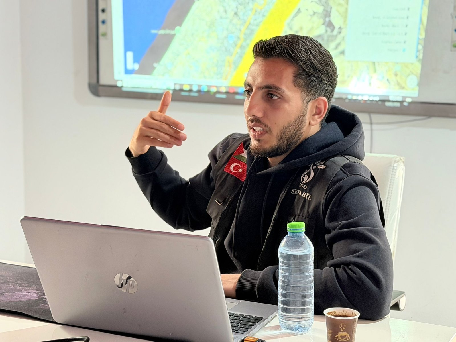 مؤسسة السنابل تبحث مع مكتب الأمم المتحدة لتنسيق الشؤون الإنسانية سبل دراسة الخدمات المقدمة في مناطق الخط الأصفر بقطاع غزة