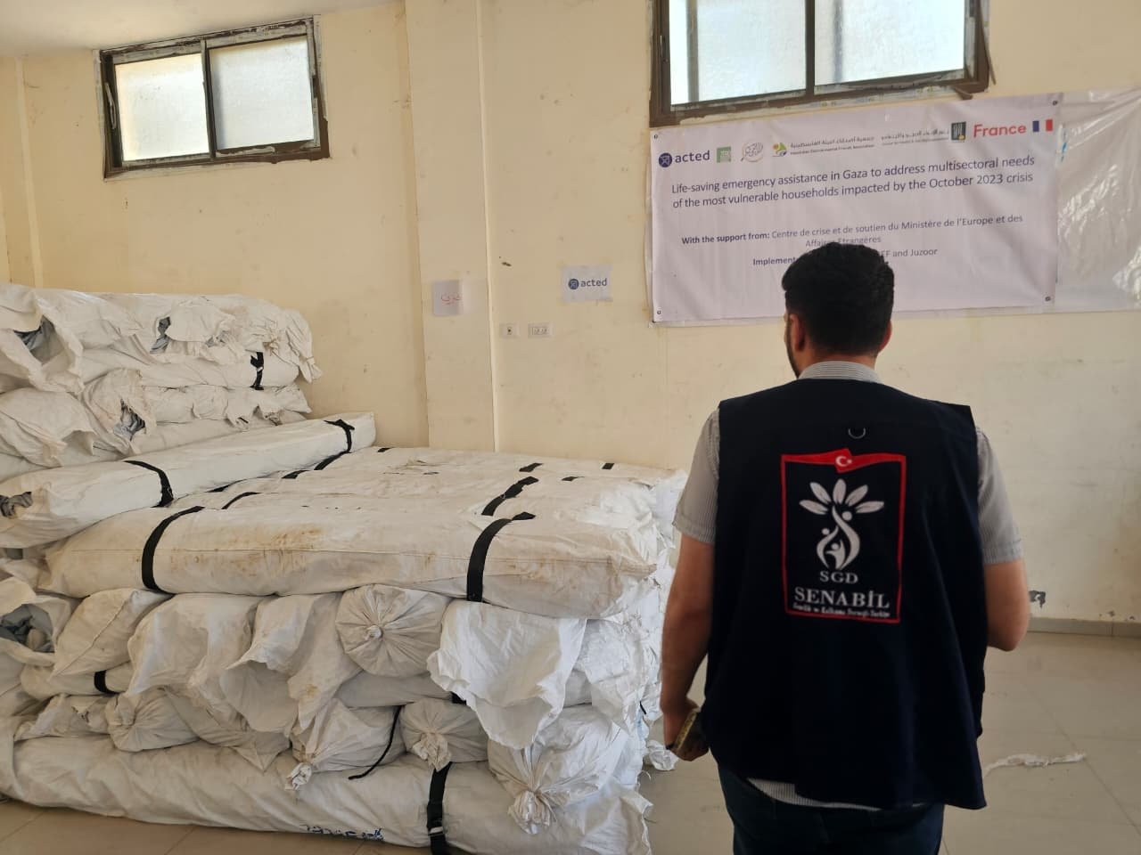 In Partnership with ACTED, Senabil Association for Youth and Development Distributes Tents to Families in Marginalized Areas of Deir al-Balah and Al-Bureij