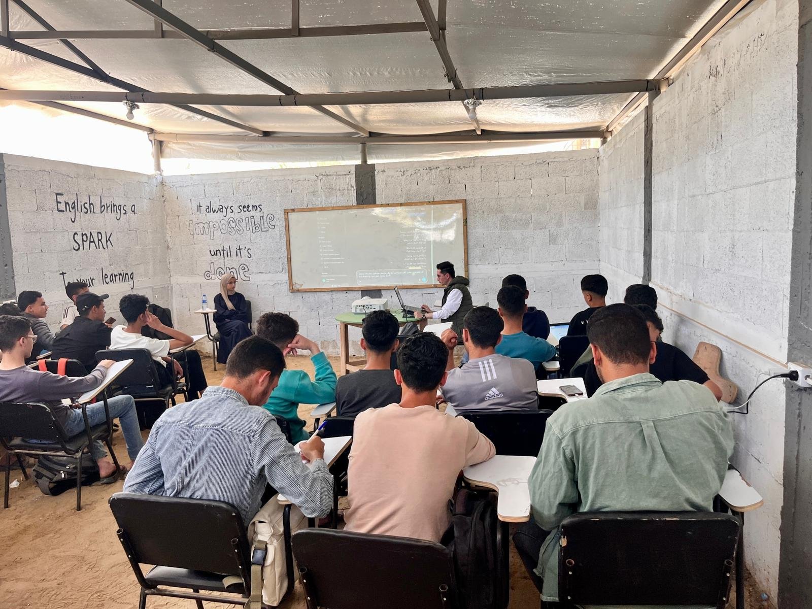 مؤسسة السنابل تطلق دورة تدريبية في الذكاء الصناعي لتنمية مهارات الطلبة