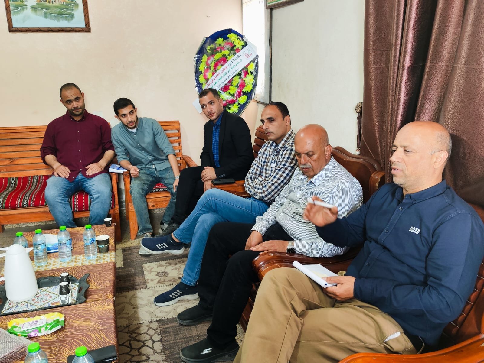 وفد من مؤسسة السنابل يهنئ بلدية دير البلح برئاسة المجلس البلدي الجديد.