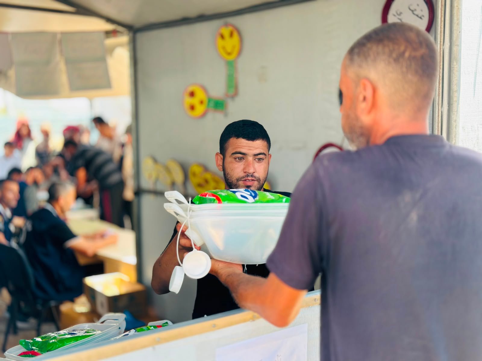 Funded by UNICEF, Senabil Association for Youth and Development Continues Implementing the Shelter Assistance Distribution Project in Khan Younis