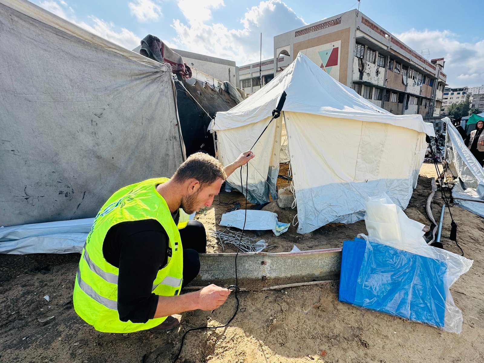 Emergency Relief Response to the Cold Wave in North and South Gaza under the “Gaza Winter… Peace & Warmth” Campaign
